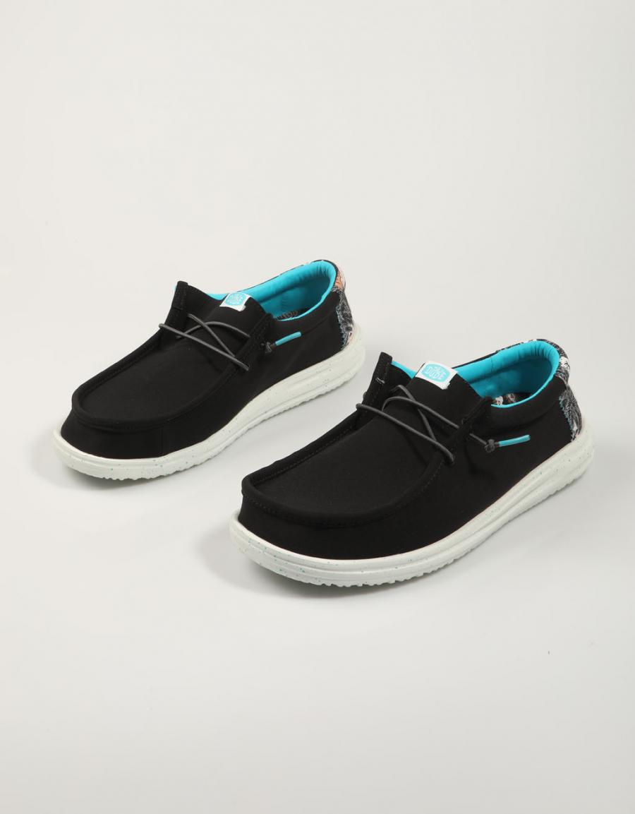 ZAPATILLAS DUDE WALLY H2O TROPICAL en color Negro