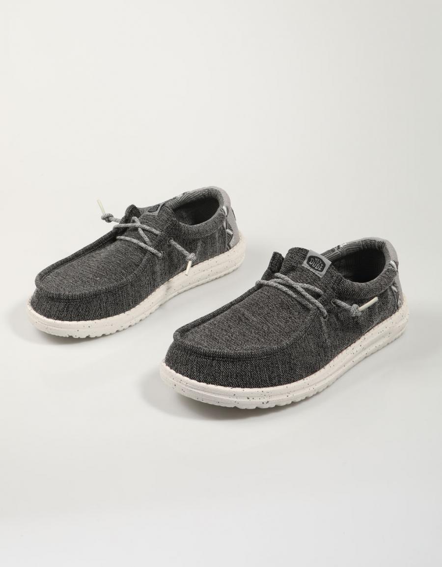 ZAPATOS SPORT DUDE WALLY COASTLINE en color Negro