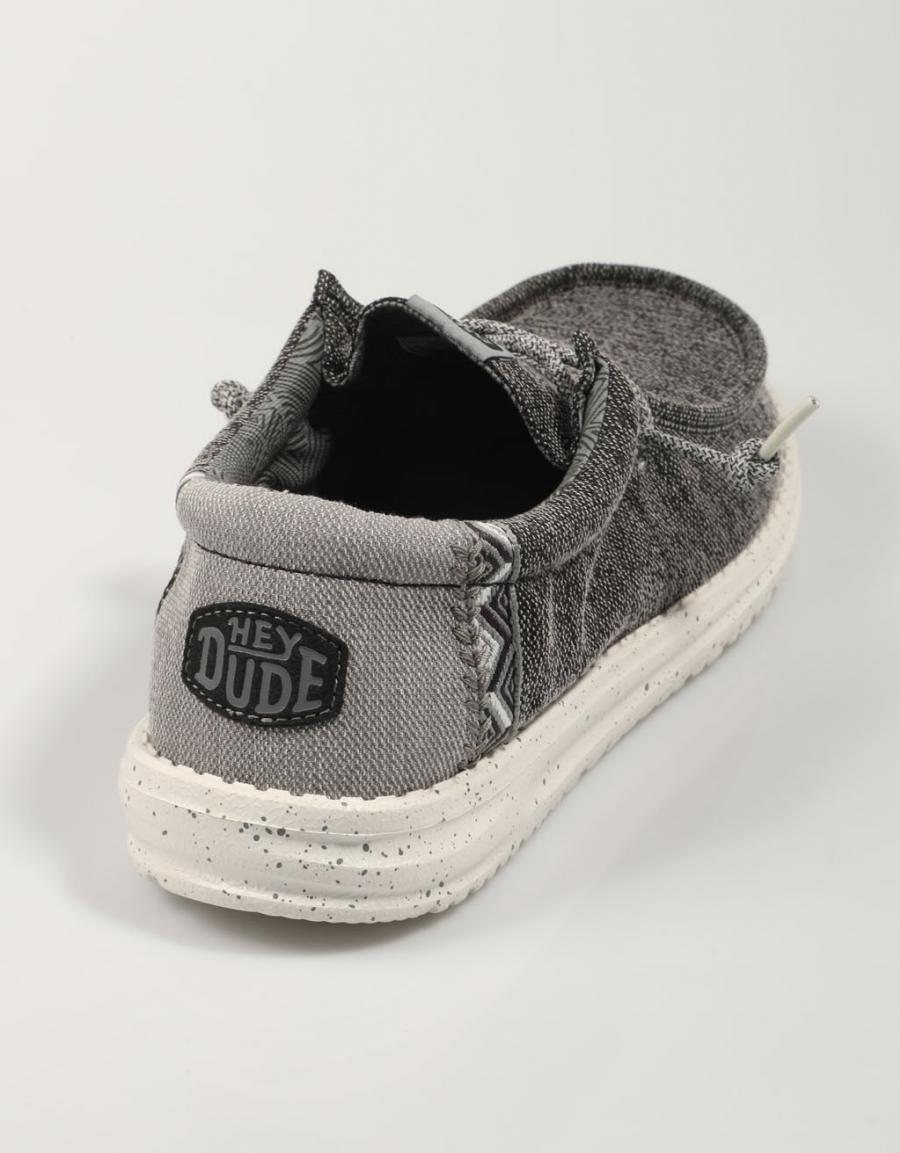 ZAPATOS SPORT DUDE WALLY COASTLINE en color Negro