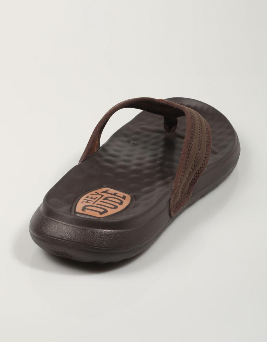 SANDALIAS DUDE MYERS FLIP CLASSIC en color Marron