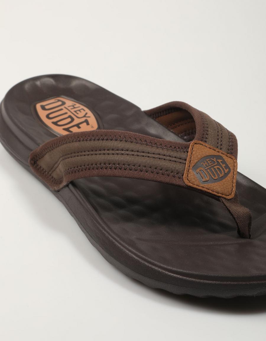 SANDALIAS DUDE MYERS FLIP CLASSIC en color Marron