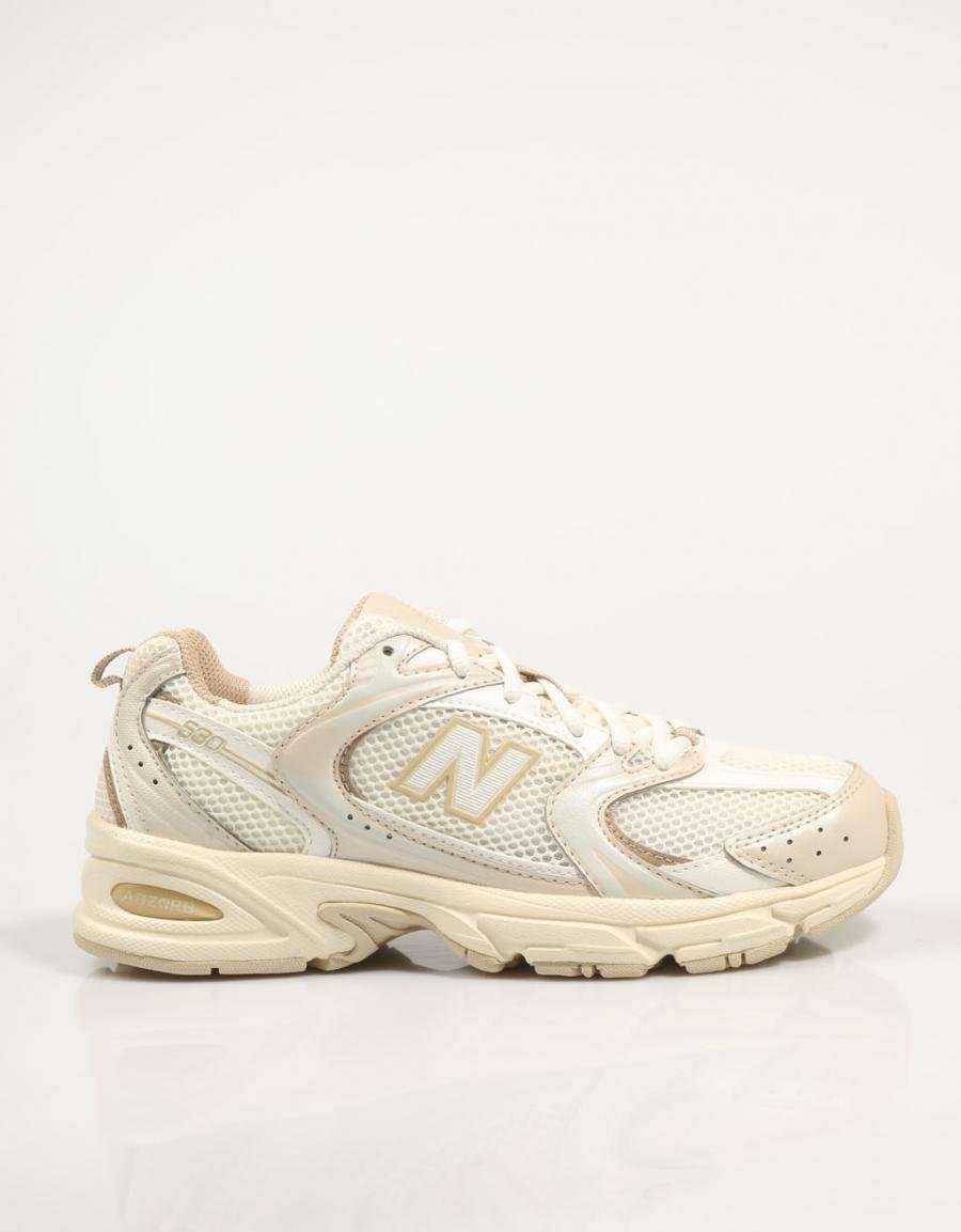 ZAPATILLAS NEW BALANCE MR530 en color Beige
