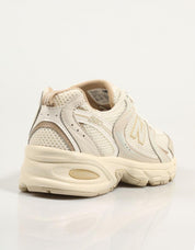 Sneakers NEW BALANCE MR530 in Beige