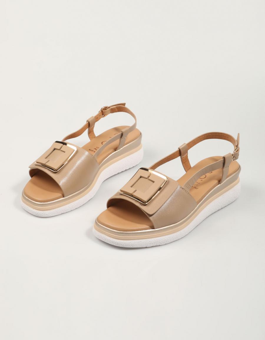 SANDALIAS LA REPO 10410 en color Beige
