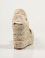 SANDALIAS XTI 142381 en color Beige