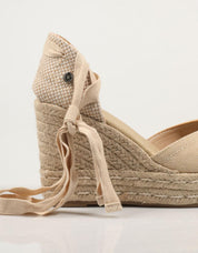 SANDALIAS XTI 142381 en color Beige