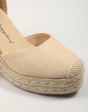 SANDALIAS XTI 142381 en color Beige