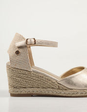 SANDALIAS XTI 142847 en color Oro
