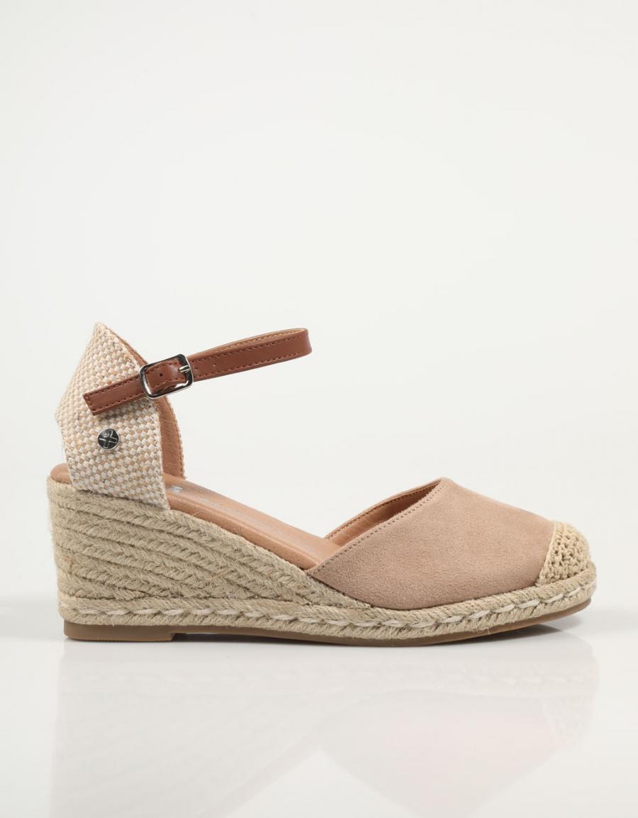 SANDALIAS XTI 140746 en color Beige