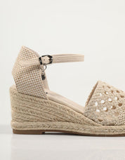 SANDALIAS XTI 142333 en color Oro