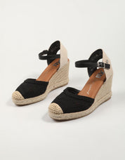 SANDALIAS XTI 142335 en color Negro