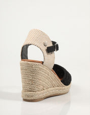 SANDALIAS XTI 142335 en color Negro