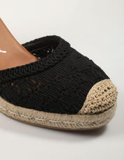 SANDALIAS XTI 142335 en color Negro