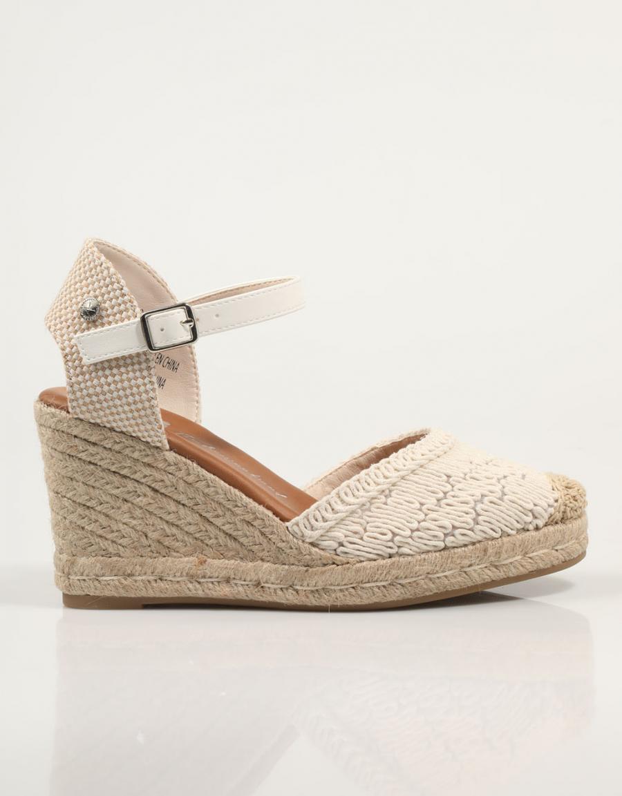 SANDALIAS XTI 142335 en color Hielo