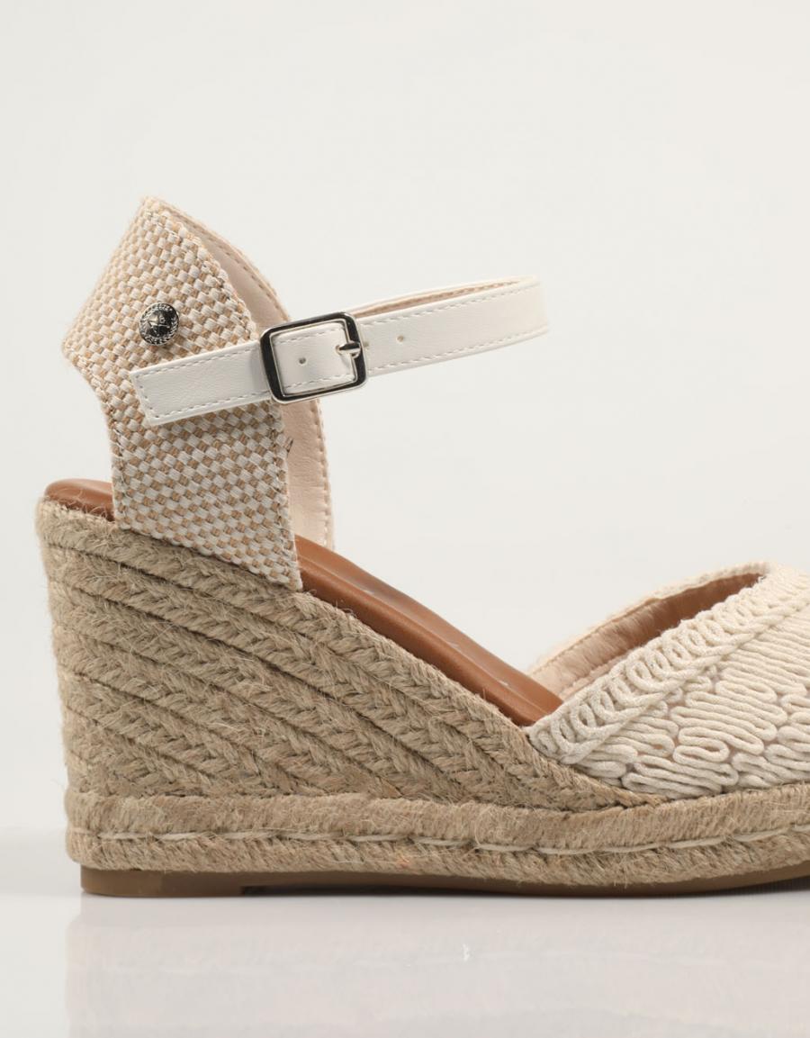 SANDALIAS XTI 142335 en color Hielo