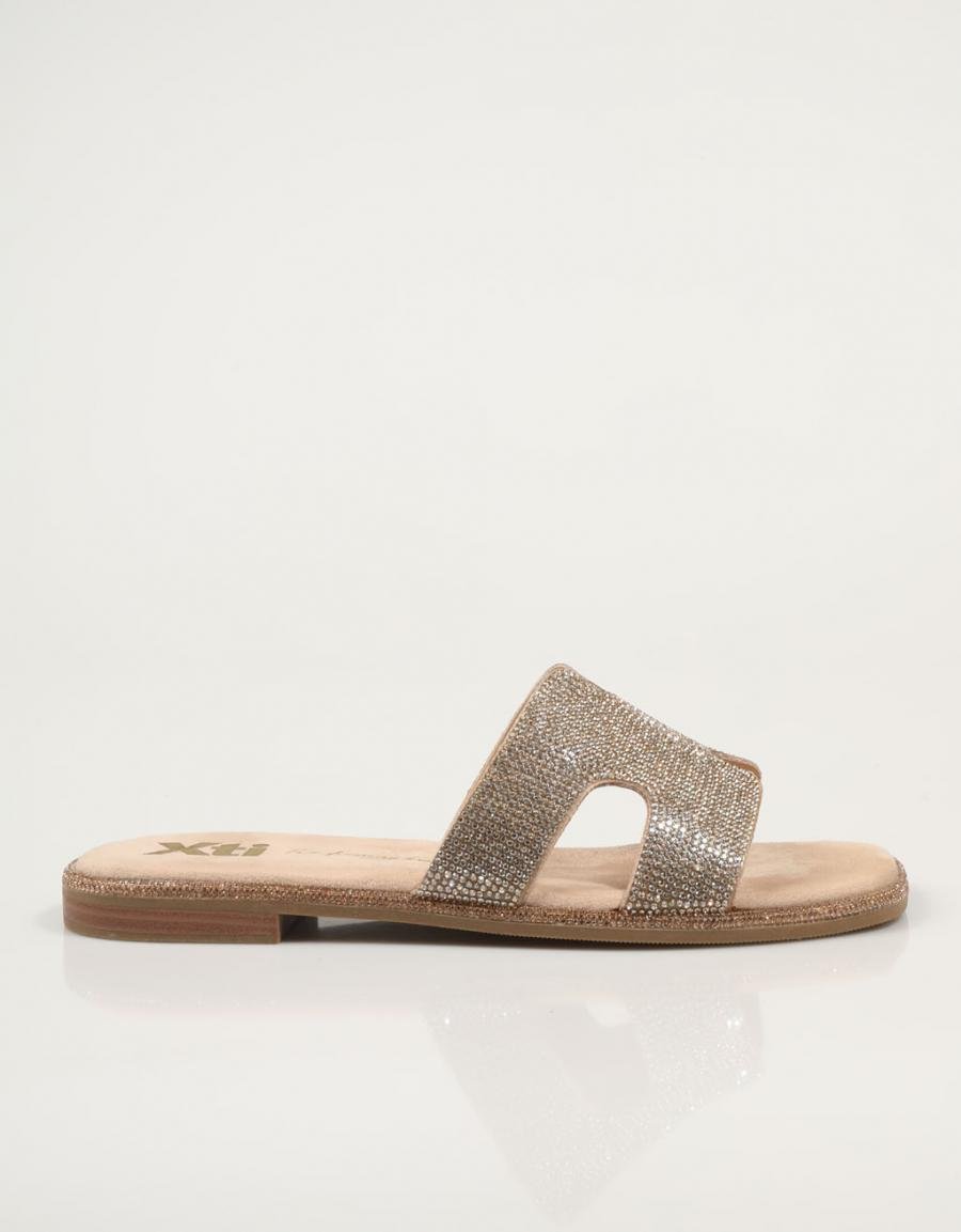 SANDALIAS XTI 142857 en color Beige