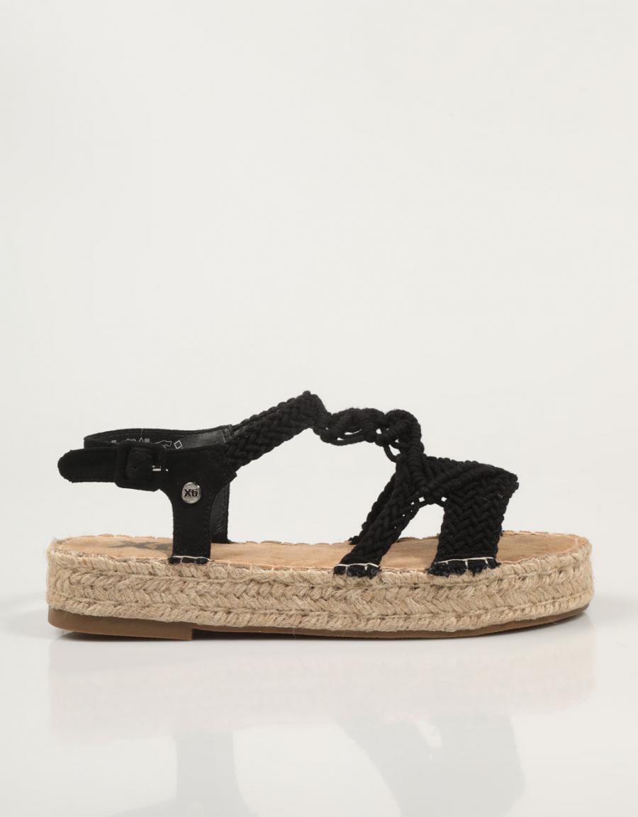 SANDALIAS XTI 141272 en color Negro
