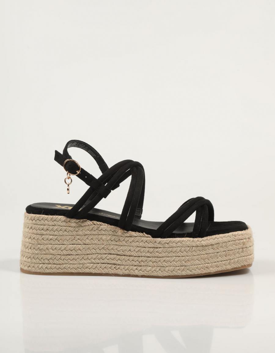 SANDALIAS XTI 142792 en color Negro