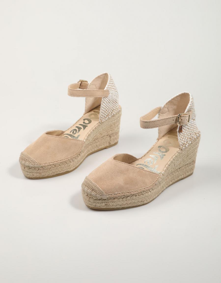 SANDALIAS VIDORRETA 18100 en color Taupe