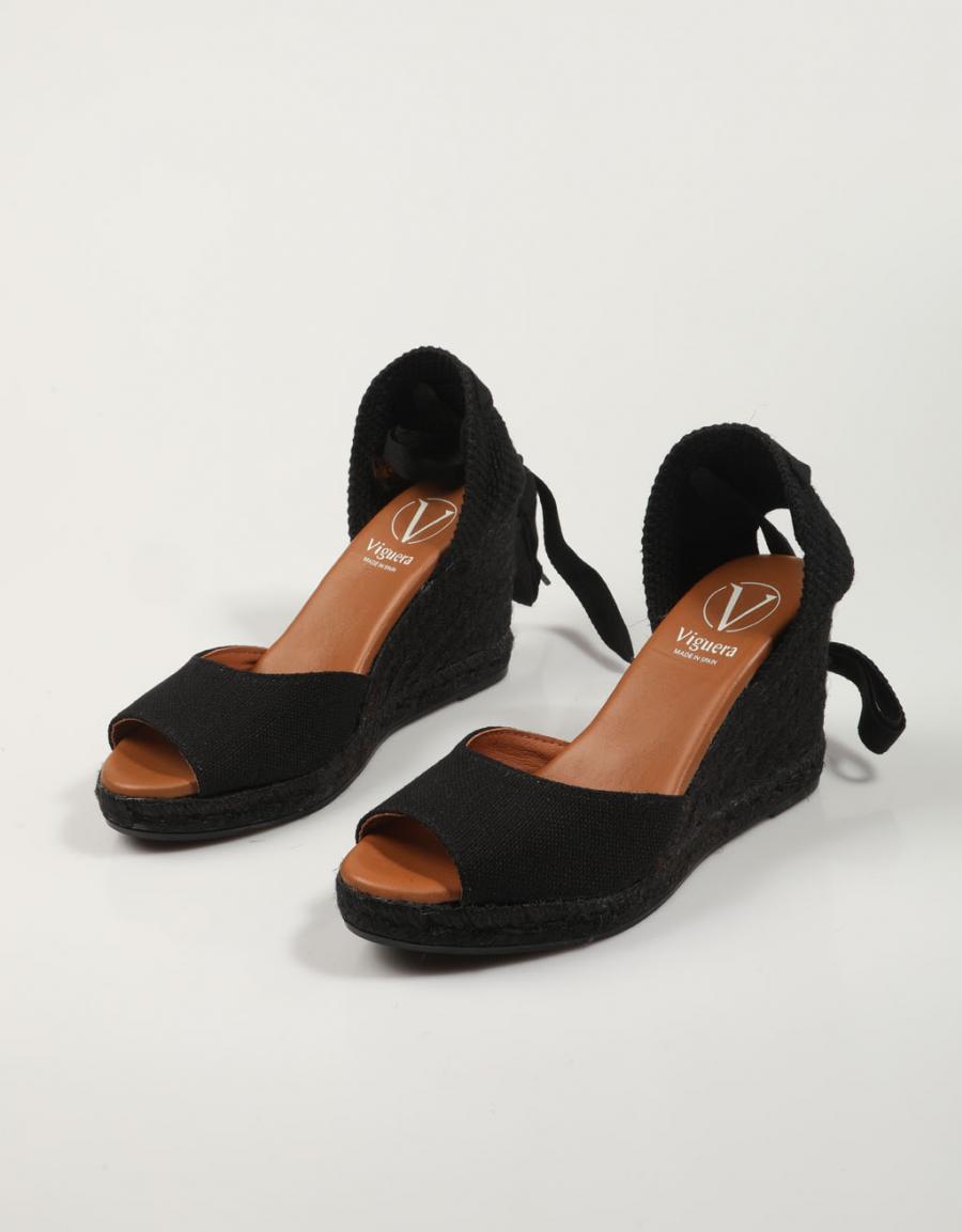 SANDALIAS LUCIA VIGUERA 2133 en color Negro