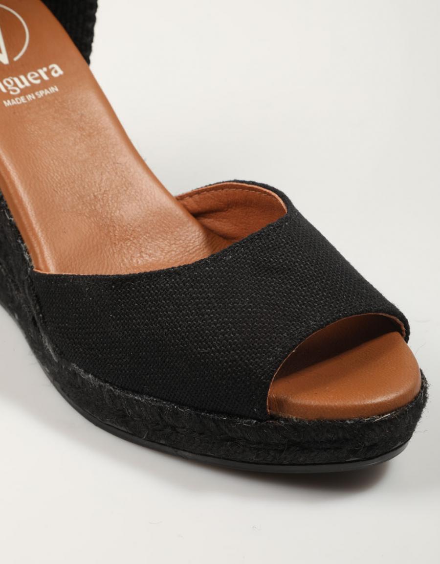 SANDALIAS LUCIA VIGUERA 2133 en color Negro