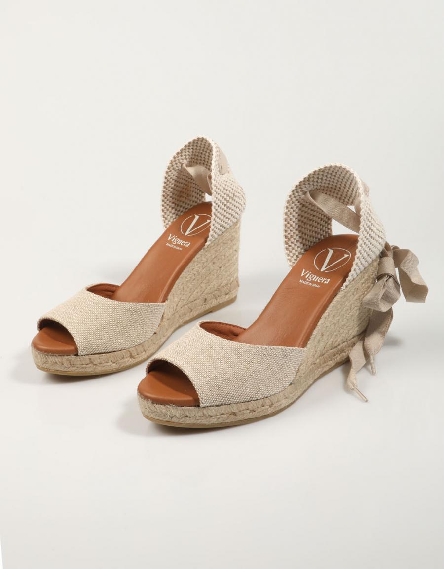 SANDALIAS LUCIA VIGUERA 2133 en color Beige