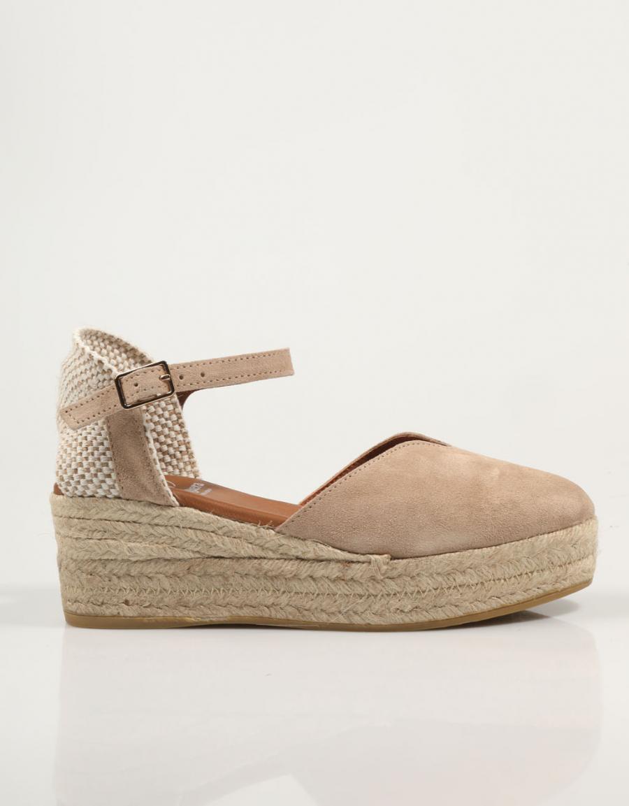 SANDALIAS LUCIA VIGUERA DESERT en color Taupe
