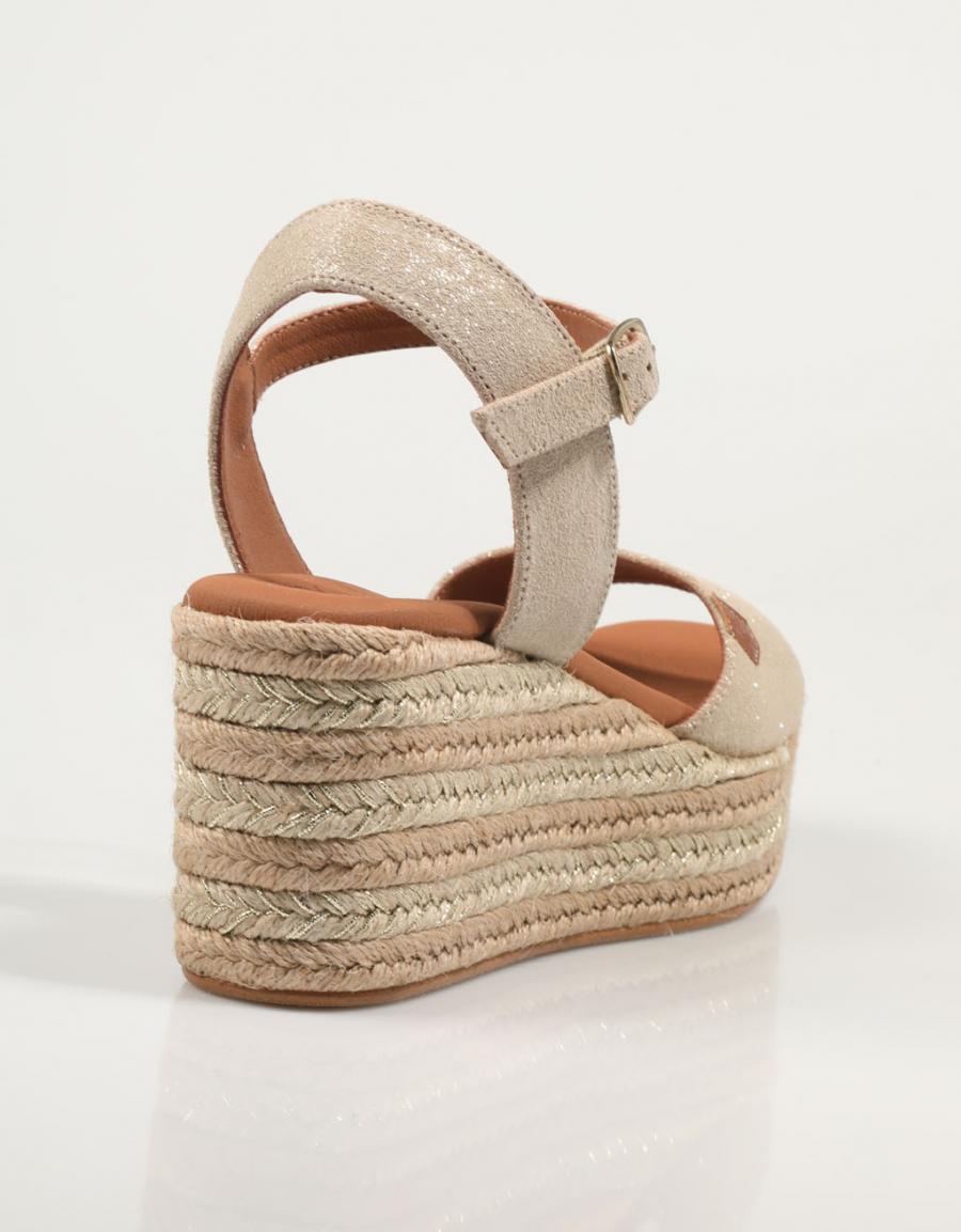 SANDALIAS POPA AKUMAL BOREAL en color Oro