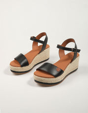 SANDALIAS POPA ARAMBOL PIEL en color Negro