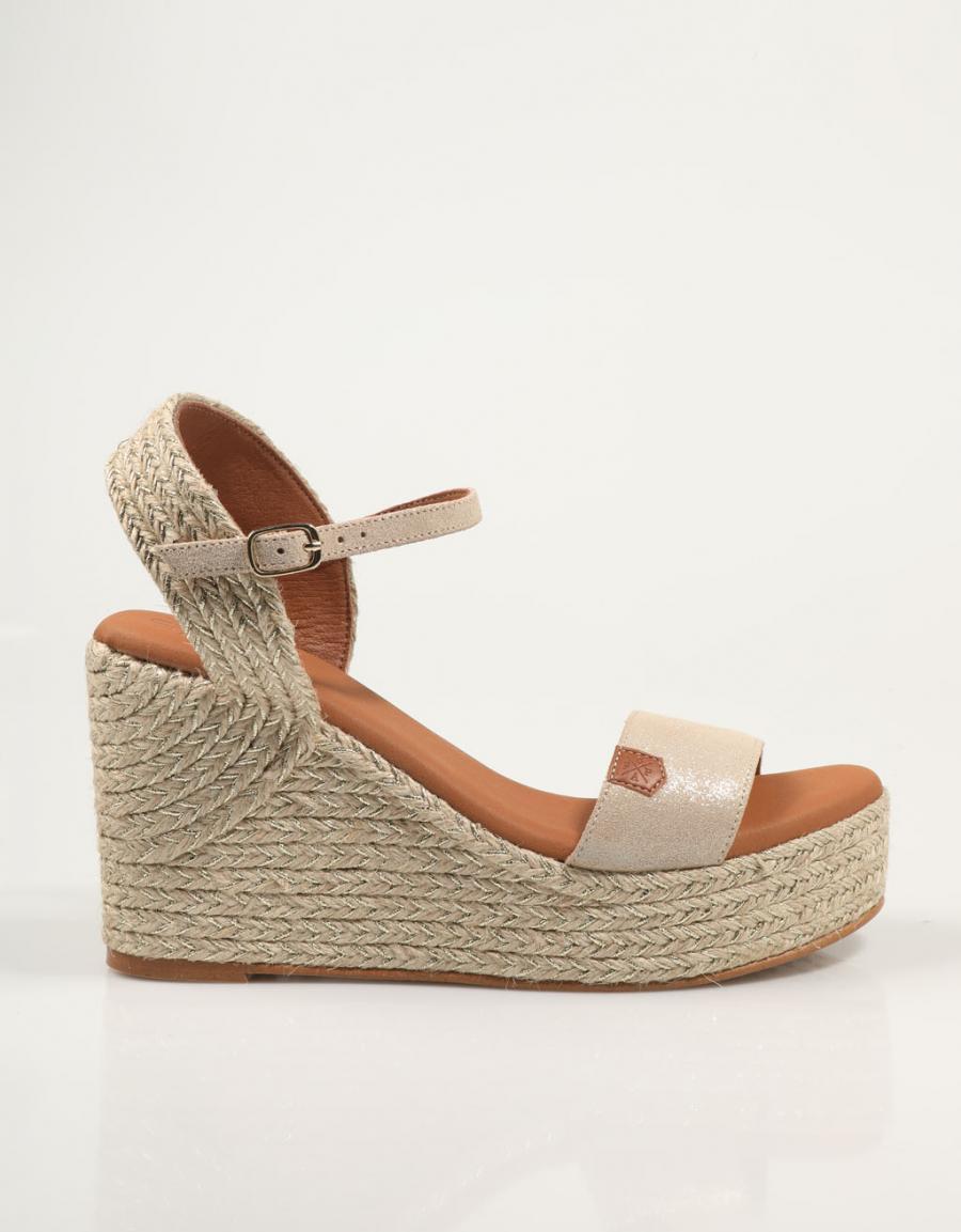 SANDALIAS POPA IBIZA BOREAL en color Oro