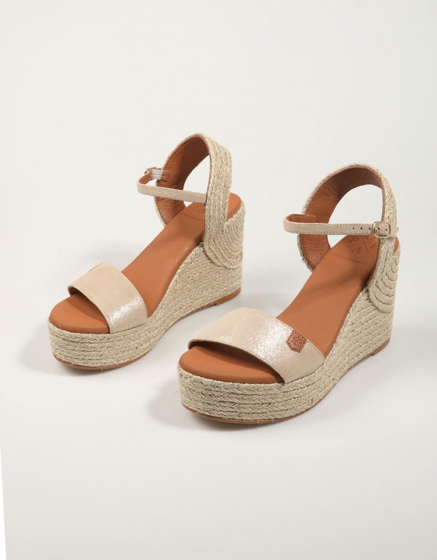 SANDALIAS POPA IBIZA BOREAL en color Oro