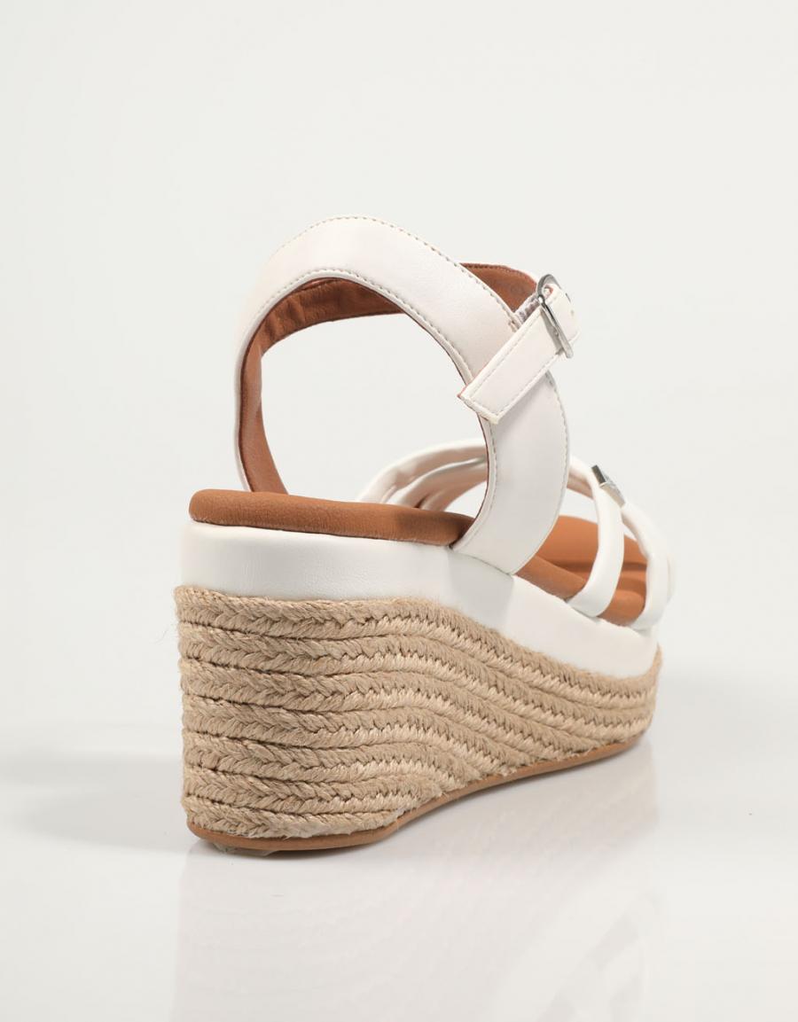 SANDALIAS POPA TAMPA MANCHESTER en color Blanco