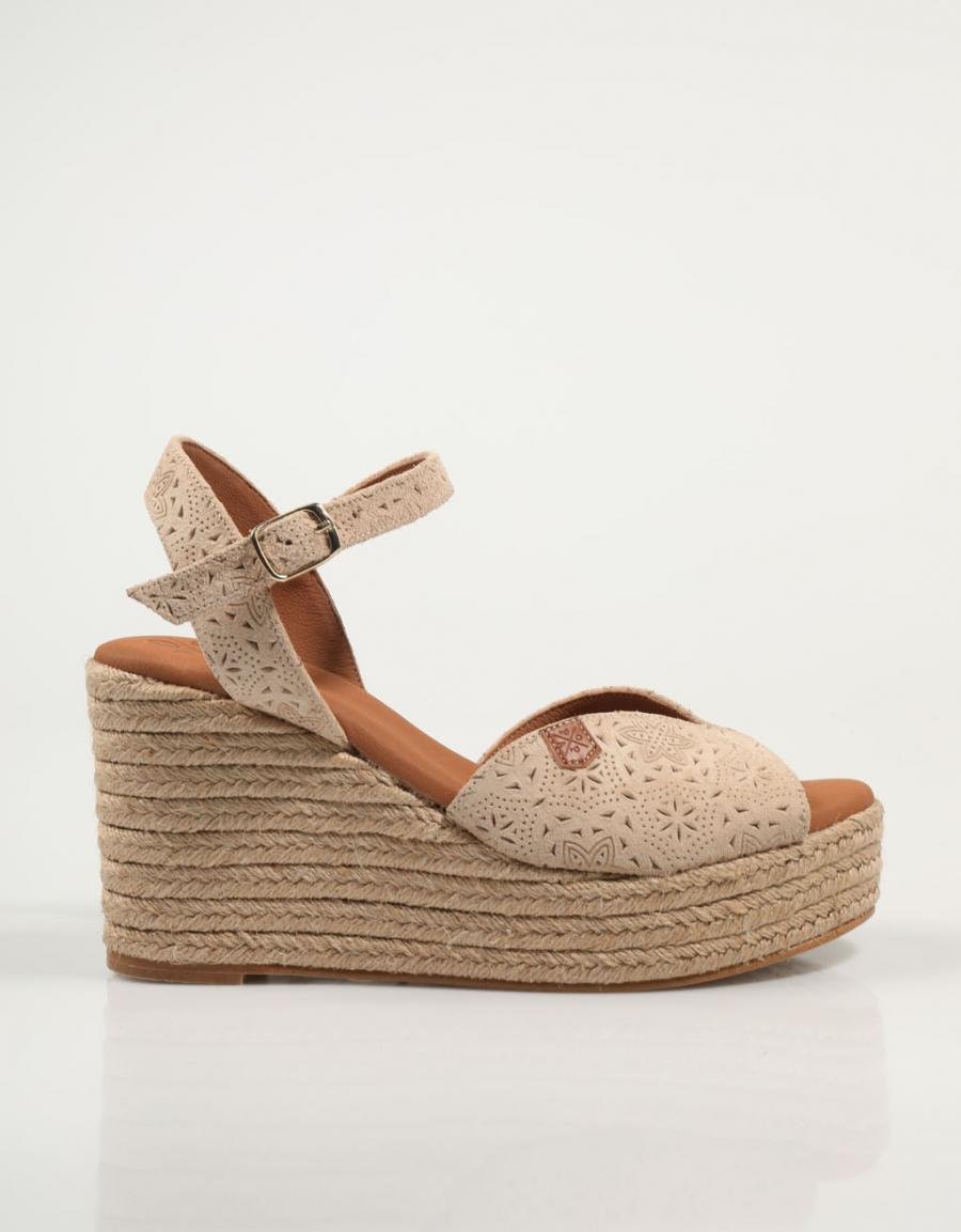 SANDALIAS POPA BENISA GRABADO en color Beige