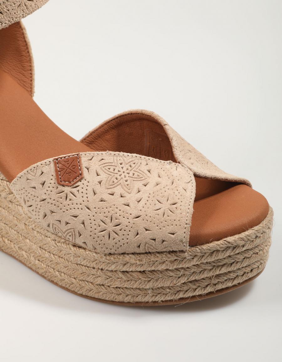 SANDALS POPA Benisa engraved in beige