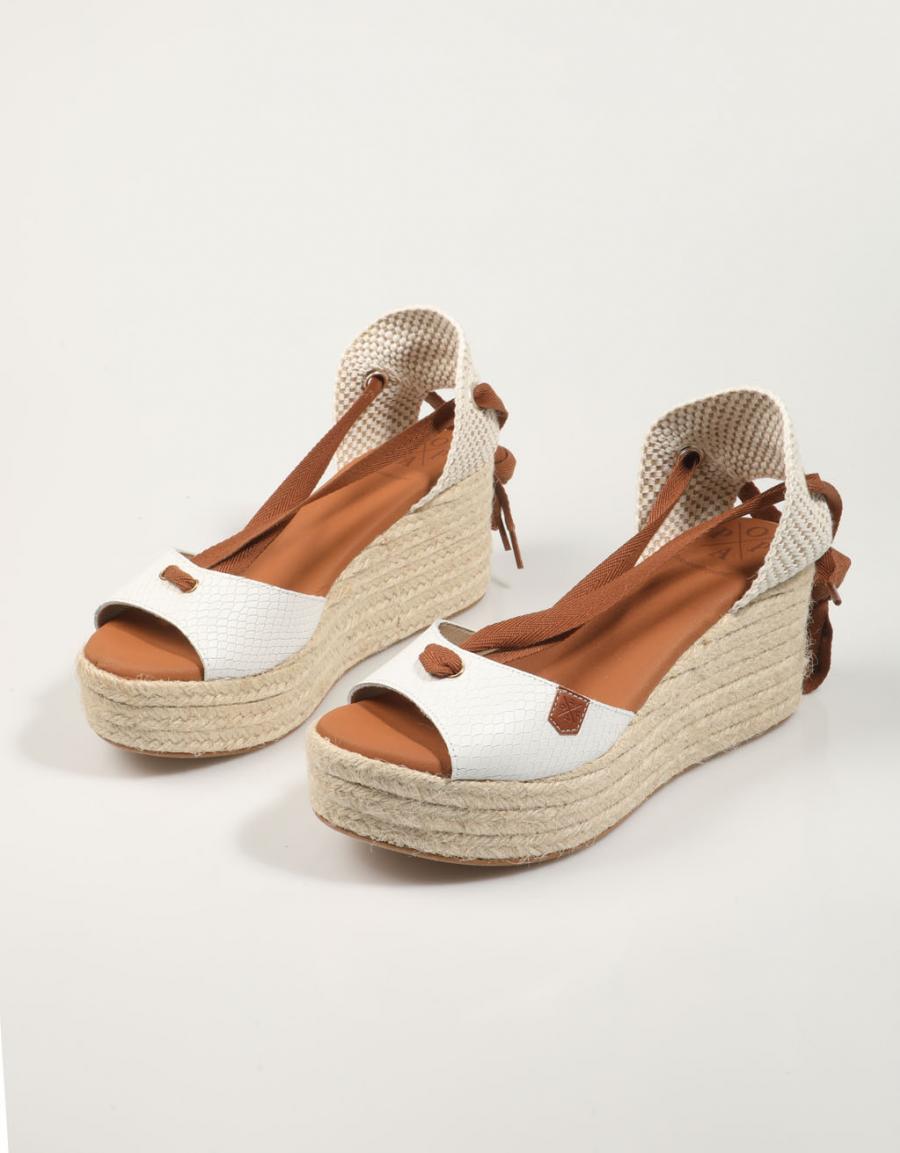 SANDALIAS POPA VALDES SNAKE en color Blanco