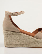 SANDALIAS POPA CANTALAR SERRAJE en color Beige