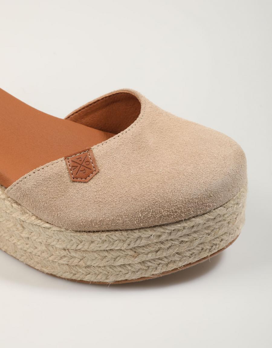 SANDALIAS POPA CANTALAR SERRAJE en color Beige