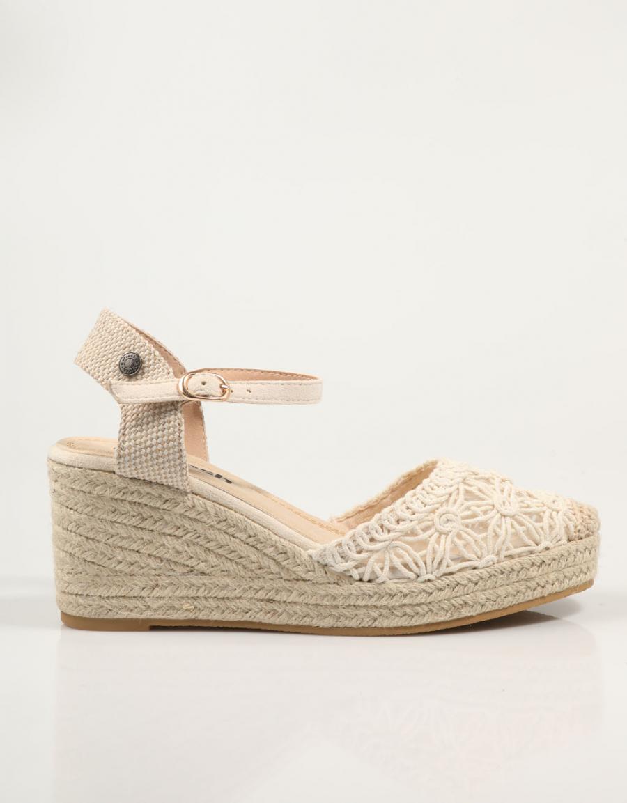 SANDALIAS REFRESH 171953 en color Beige