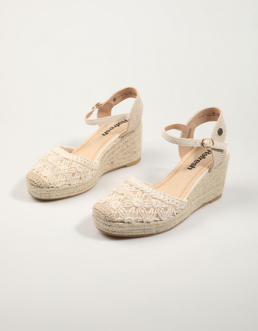 SANDALIAS REFRESH 171953 en color Beige