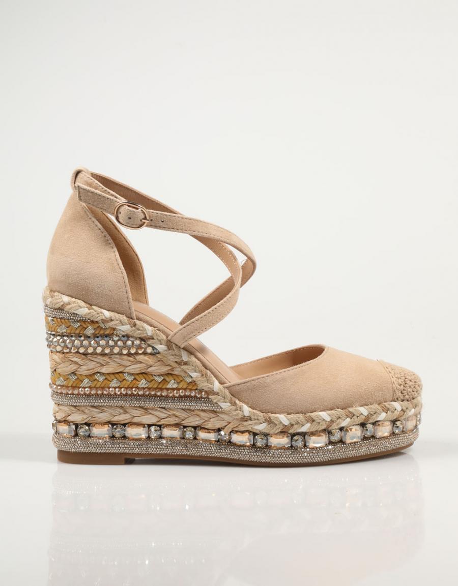 Sandalias 928 em cor bege