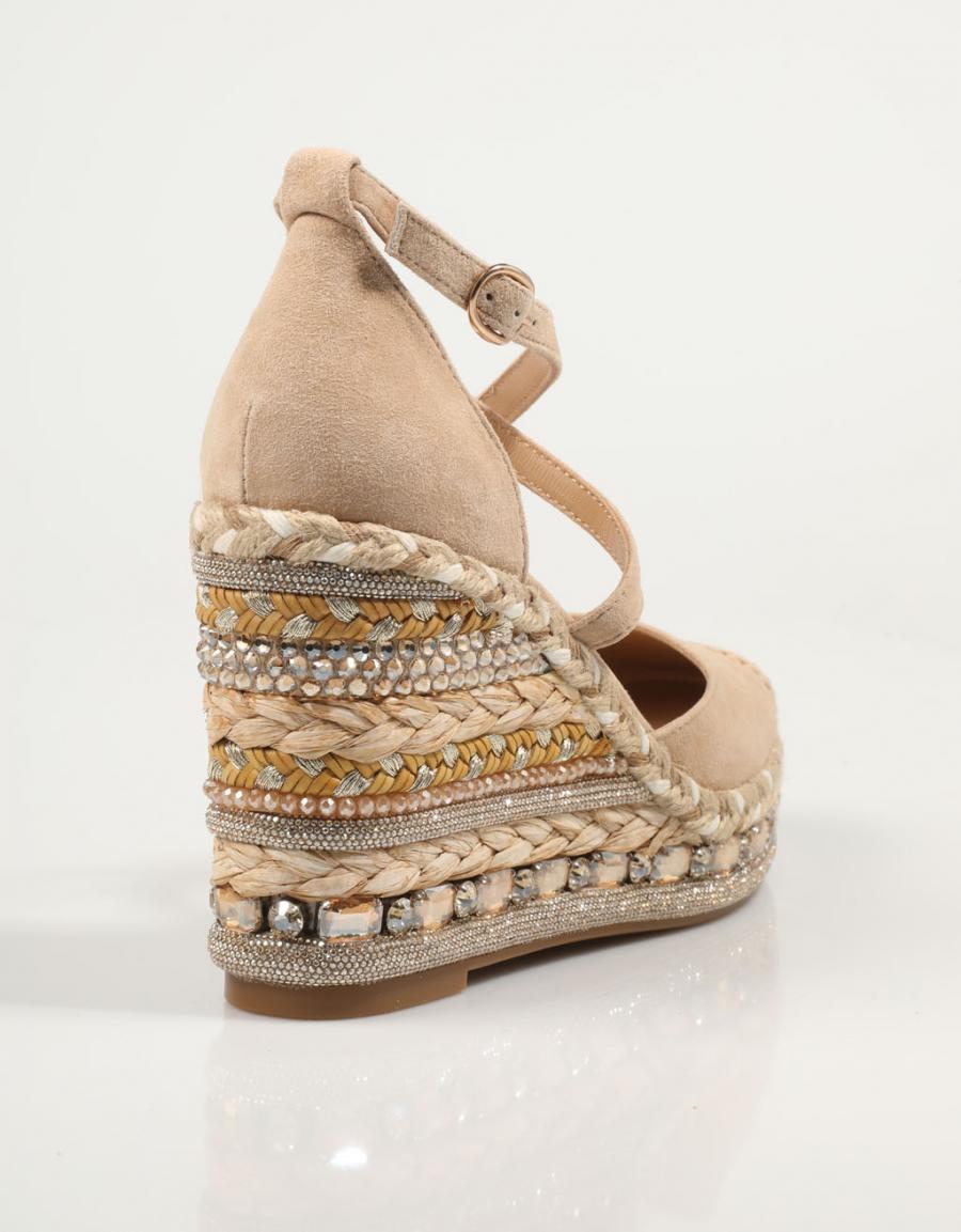 Sandalias 928 em cor bege