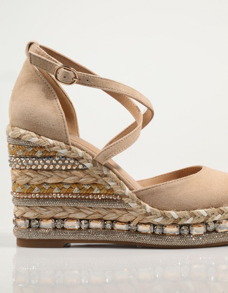 Sandalias 928 em cor bege