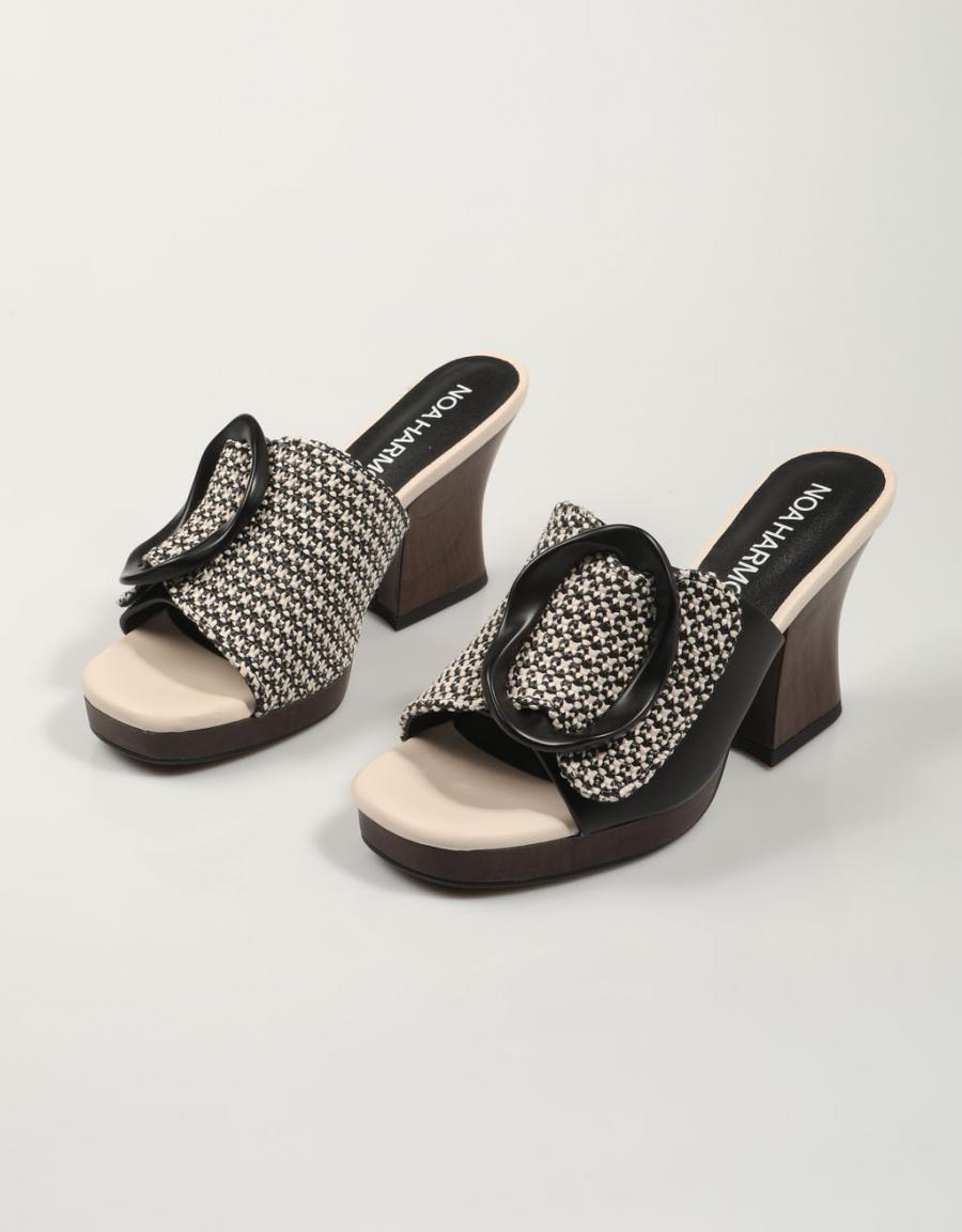 SANDALIAS NOA HARMON TERRA en color Negro