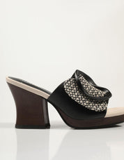 SANDALIAS NOA HARMON TERRA en color Negro