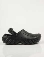 Crocs 207937 entupimentos em preto