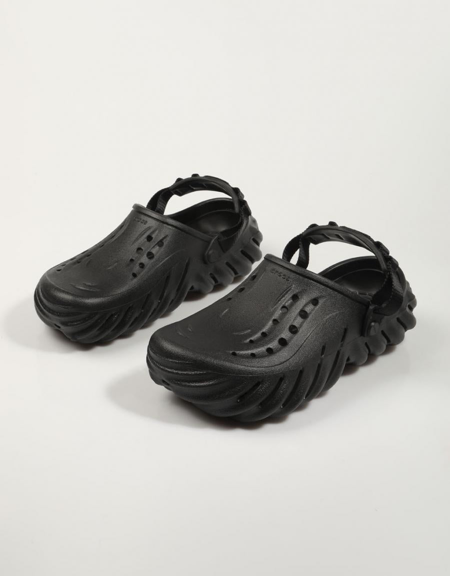 Crocs 207937 entupimentos em preto