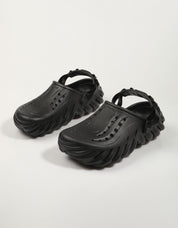 Crocs 207937 entupimentos em preto