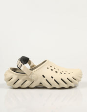 Crocs 207937 entupimentos em bege