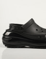 ZUECOS CROCS 207988 CLASSIC MEGA CRUSH CLOG en color Negro