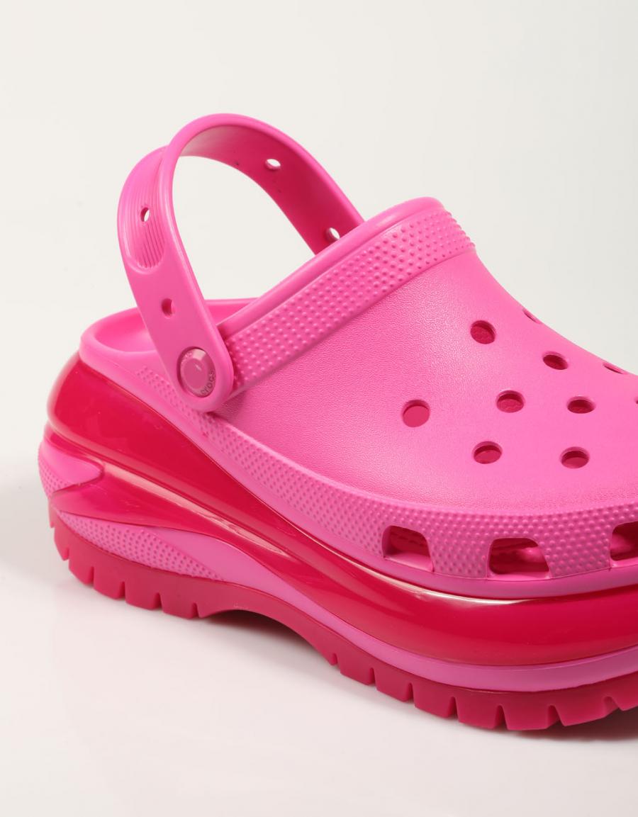 Clogs CROCS 2027988 CLASSIC MEGA CRUSH CLOG en color Fuxia